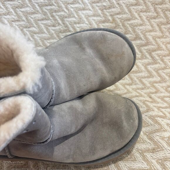 UGG Australia Women's Dixi Flora Perf Suede Sheepskin Boots Gray Size 6 - Picture 10 of 12